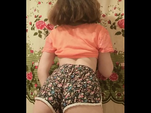 ❤️ Sexy ung babe tar av seg shortsen på kamera ❤❌ Jævla video på porno no.assistentai.ru ❌