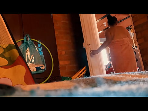 ❤️ Onkelen min følger meg inn i dusjen, han knuller meg mens jeg dusjer. ❤❌ Jævla video på porno no.assistentai.ru ❌